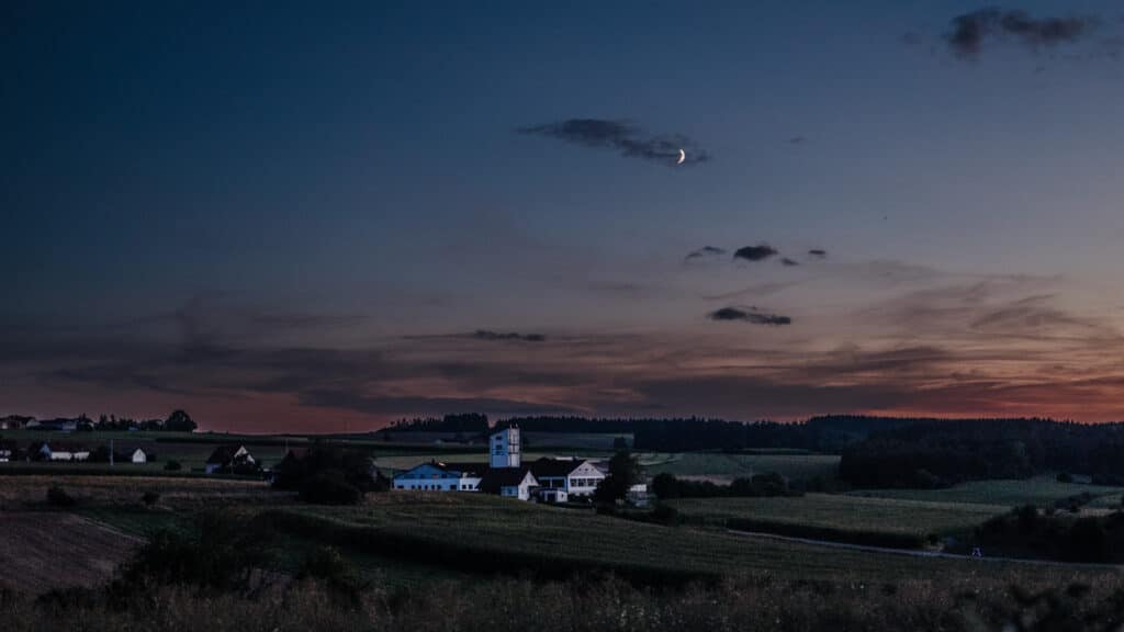 Der Mond am Nachthimmel 